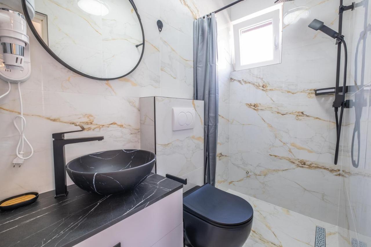 Premium Relax Rooms Novi Vinodolski Exterior foto